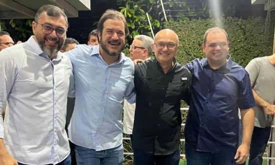 Menezes abandona o PL e fecha parceria com Roberto Cidade