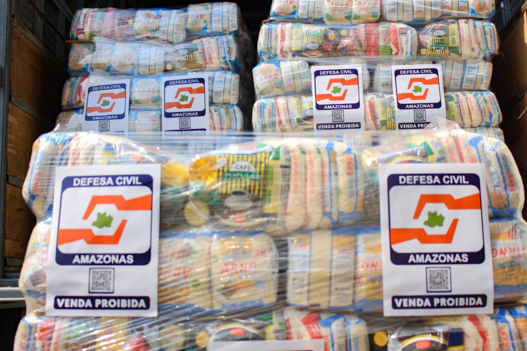 Defesa Civil do Amazonas envia 6,5 toneladas de alimento para Envira