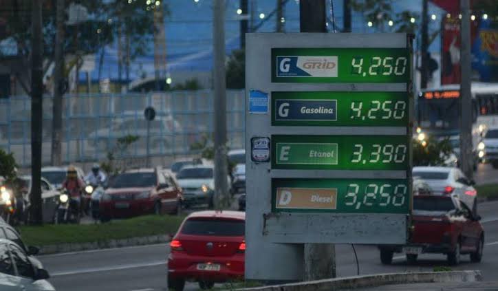 Amazonas é o 3º Estado com a gasolina mais cara do Brasil, aponta pesquisa