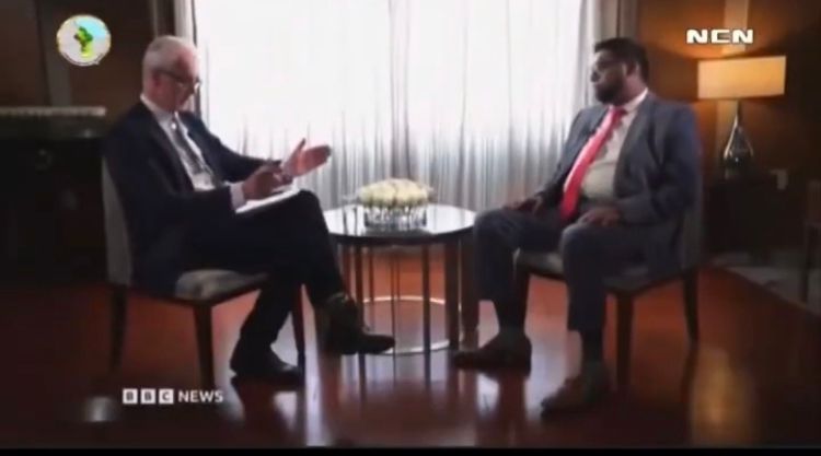 Presidente da Guiana detona hipocrisia de jornalista após ser questionado sobre exploração de petróleo; veja vídeo