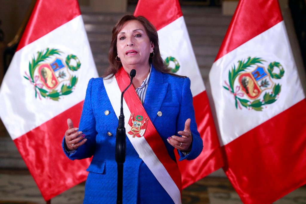 Presidente do Peru é alvo de buscas após escândalo dos Rolex