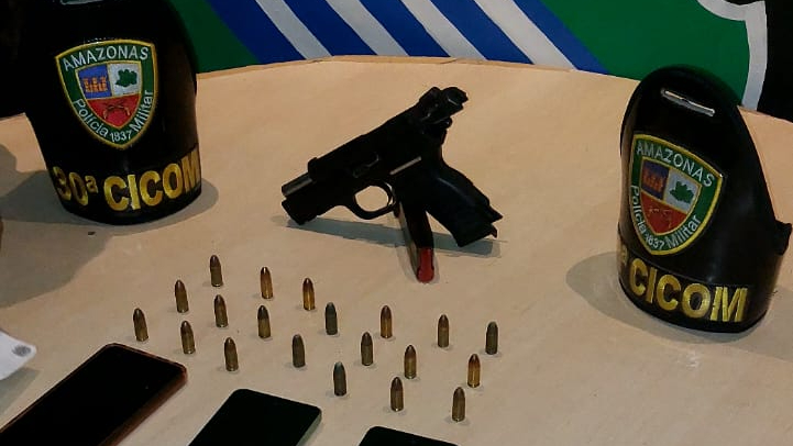 Em manhã de Páscoa, criminosos são presos com arma, carro roubado e munições, em Manaus