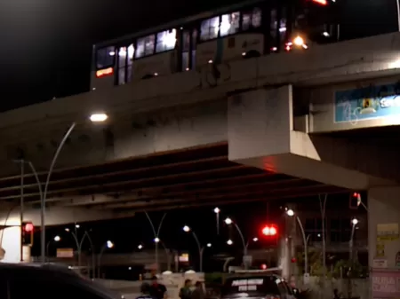 Violênci4 nos ônibus: passageiro m0rre ao cair de viaduto durante brig4 com assaltante
