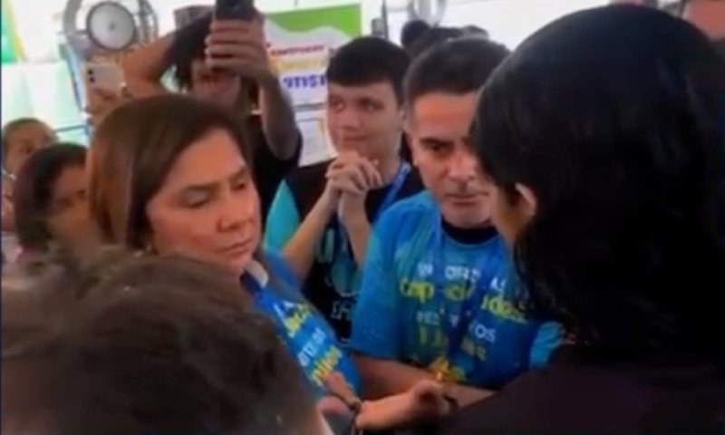 A VERDADE: vídeo mostra que prefeito David Almeida deu toda a atenção à mãe de criança autista; veja