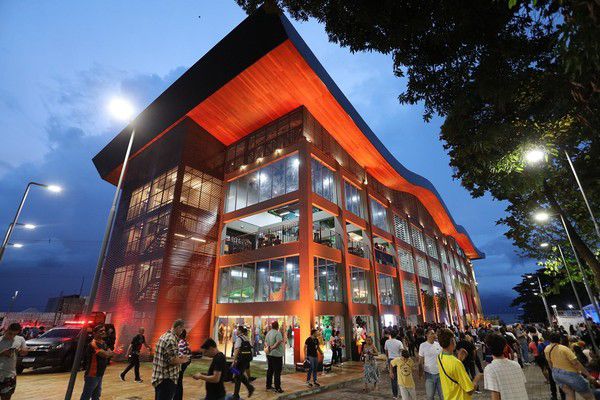 Mirante Lúcia Almeida e largo de São Vicente são inaugurados no Centro de Manaus