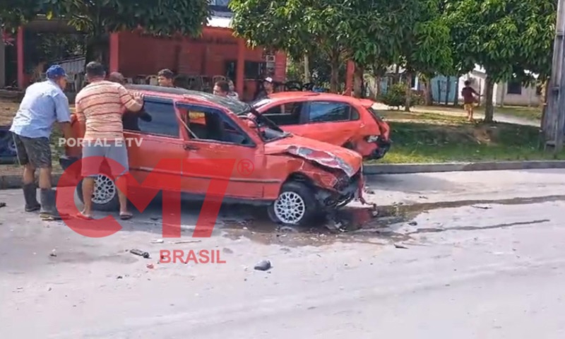 EXCLUSIVO: carro capota em acidente de trânsito na AM-010 em Manaus; veja vídeo