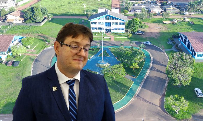 Prefeito Marcos Lise vai gastar mais de R$ 700 mil comprando peças e baterias para veículos em Apuí