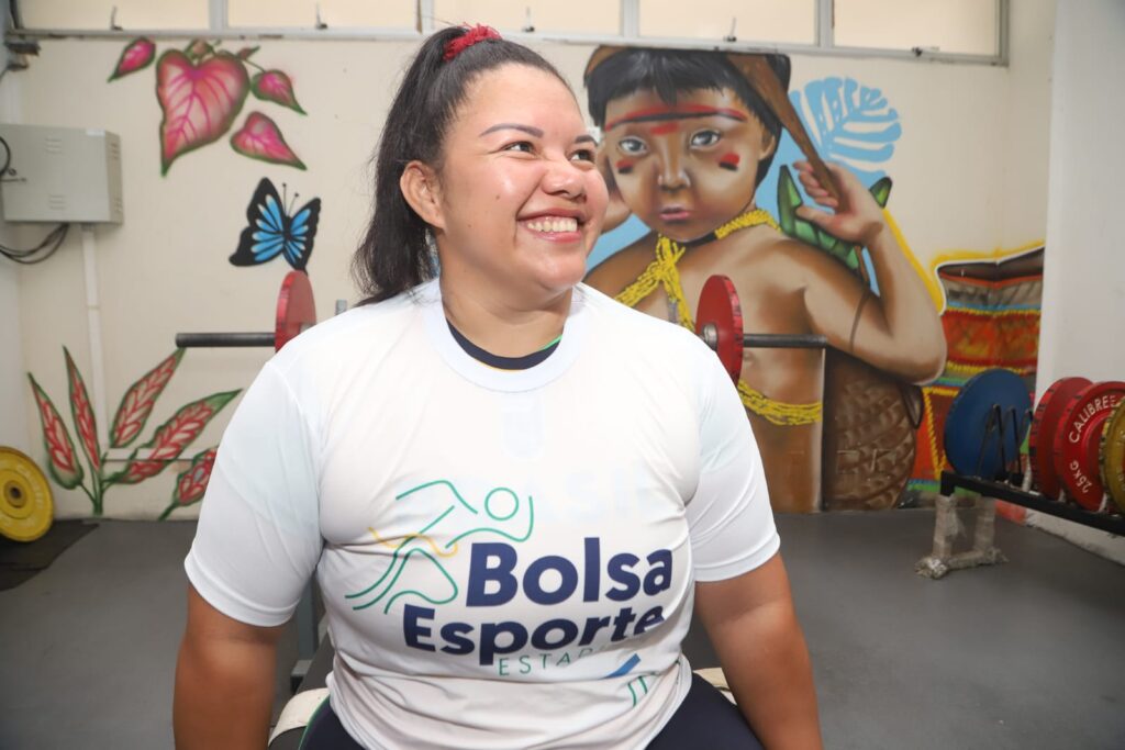 Atleta do Bolsa Esporte Estadual é convocada para etapa mundial de halterofilismo