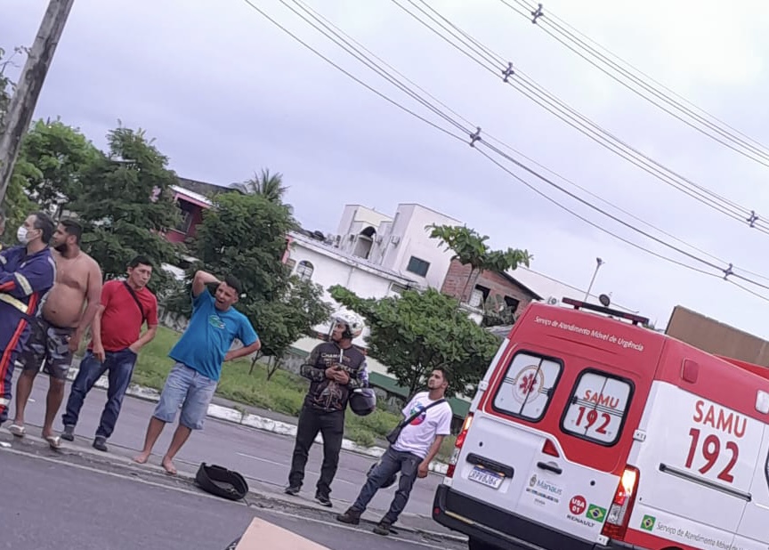 Motoqueiro m0rre após se enroscar em fio elétrico na av. Rodrigo Otavio; veja vídeo