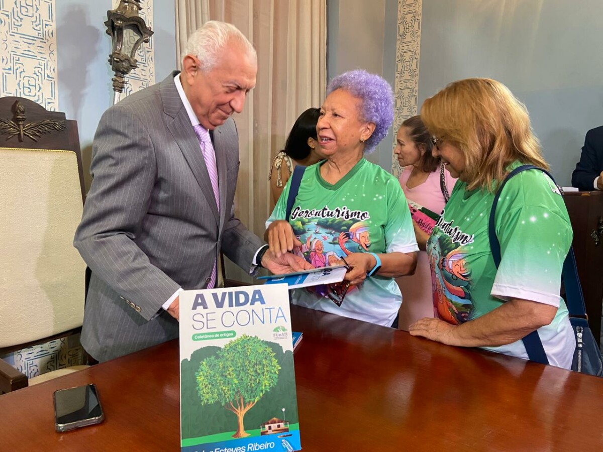Reitor da FUnATI lança coletânea ‘A vida se conta’ com dicas para um envelhecimento saudável