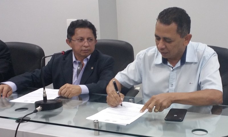 Até Sinésio Campos, do PT, aparece mais nos eventos do União Brasil do que Anderson Sousa