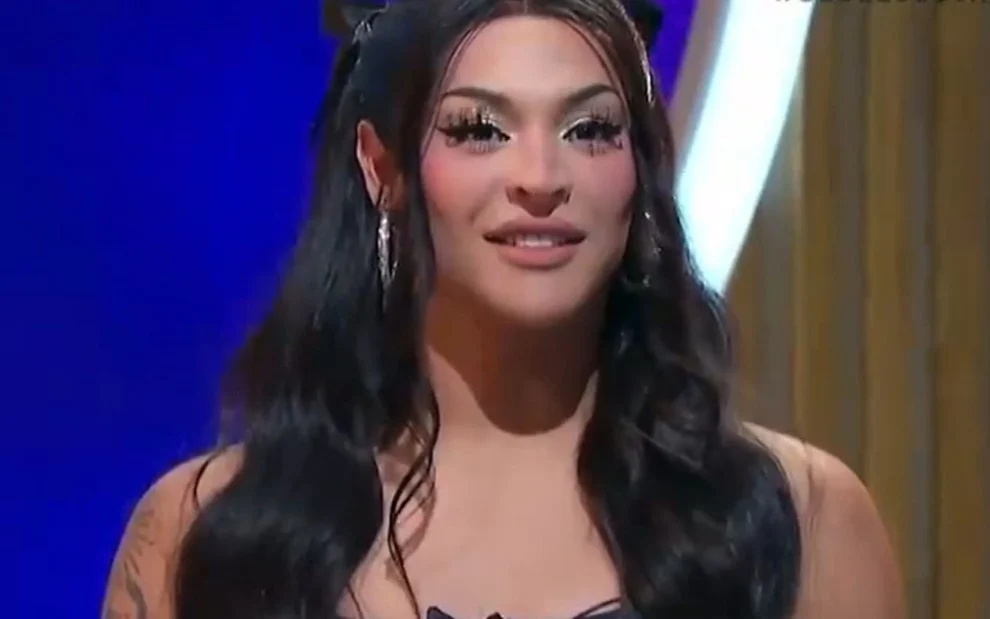 Pabllo Vittar revela que viveu affair com jogador de futebol: “mais alto que eu”; veja vídeo