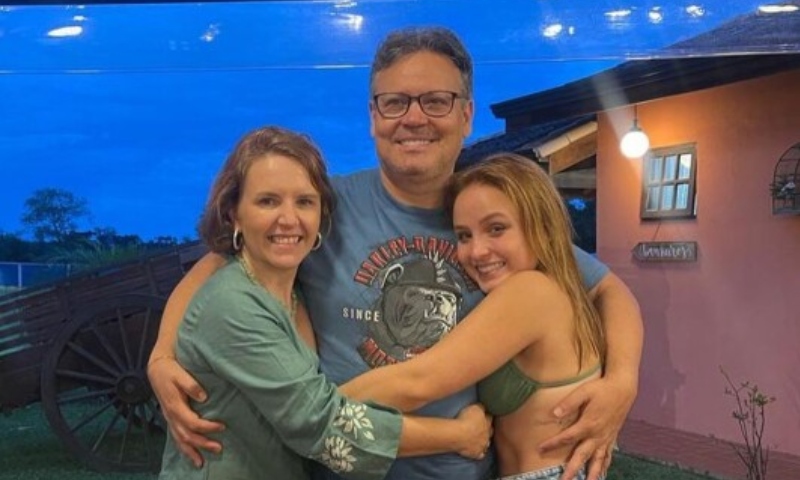 Larissa Manoela fala sobre reconciliação com os pais: “A paz é o principal”