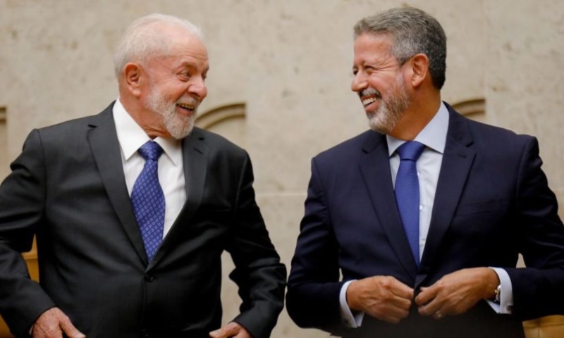 Lula dispara: “Não sou obrigado a dizer a conversa que eu tive com o Lira”; veja vídeo