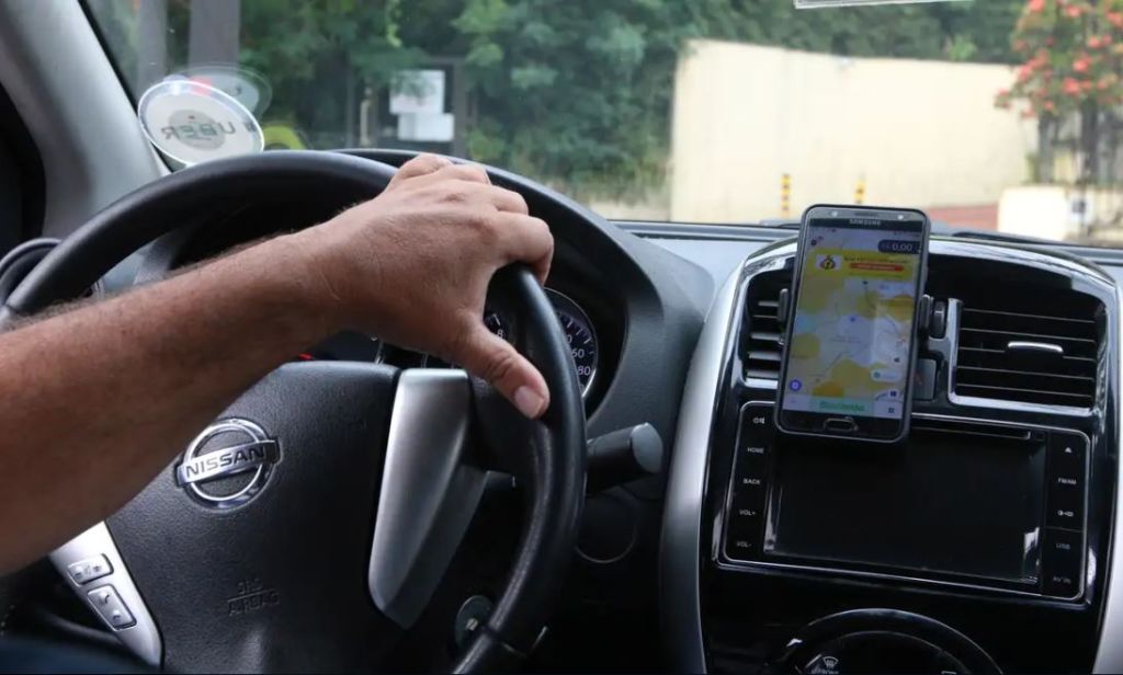 Senado aprova redução de IR a taxistas e motoristas por aplicativo