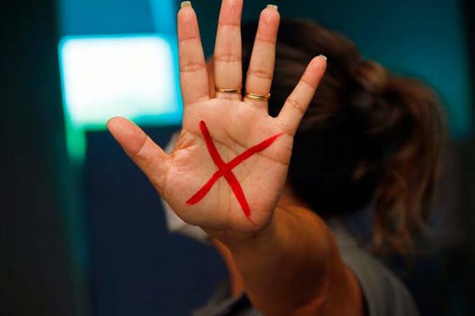 A cada 8 minutos, uma mulher é vítima de estupr0 no Brasil