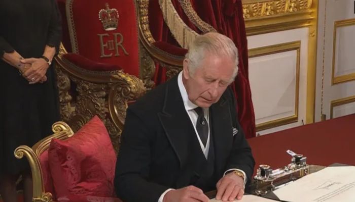 Rei Charles III têm piora no quadro de saúde e funeral é atualizado