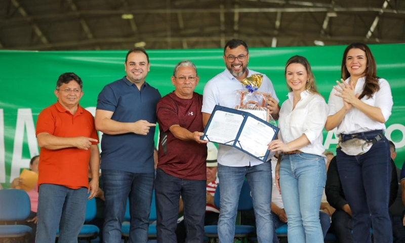 Em Borba, Wilson Lima entrega investimentos de R$ 34 milhões, incluindo pavimentação do Ramal do Mapiá