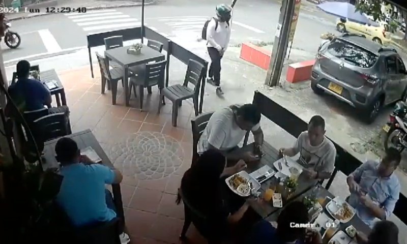 Bandidos tentam assaltar restaurante e têm ‘CPF’s Cancelados’ por segurança; veja vídeo