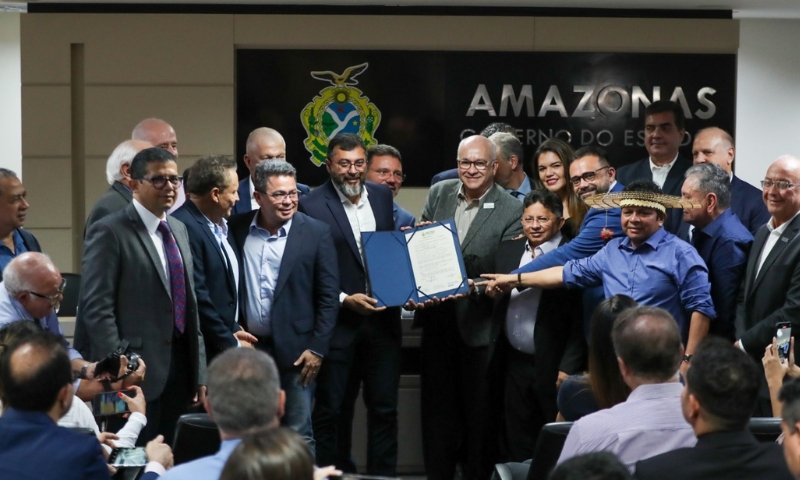Wilson Lima entrega novas licenças para avanço do projeto de exploração do potássio no estado