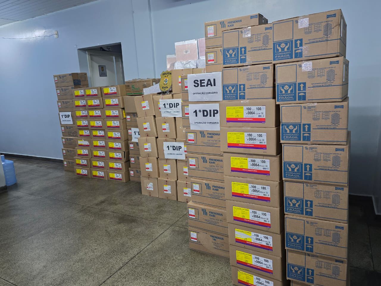 Veja o momento em que cr1minosos são presos no momento que deviavam medicamentos de hospitais no AM