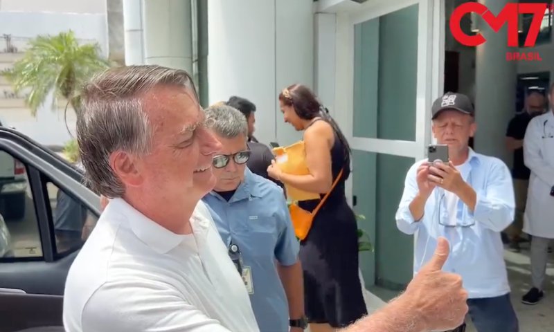 Exclusivo: Bolsonaro recebe alta do Hospital Santa Júlia e segue para o evento de Michelle em Manaus; veja vídeo
