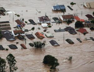 Enchentes no Rio Grande do Sul: sobe para 57 o número de mortos; 356 mil estão sem luz