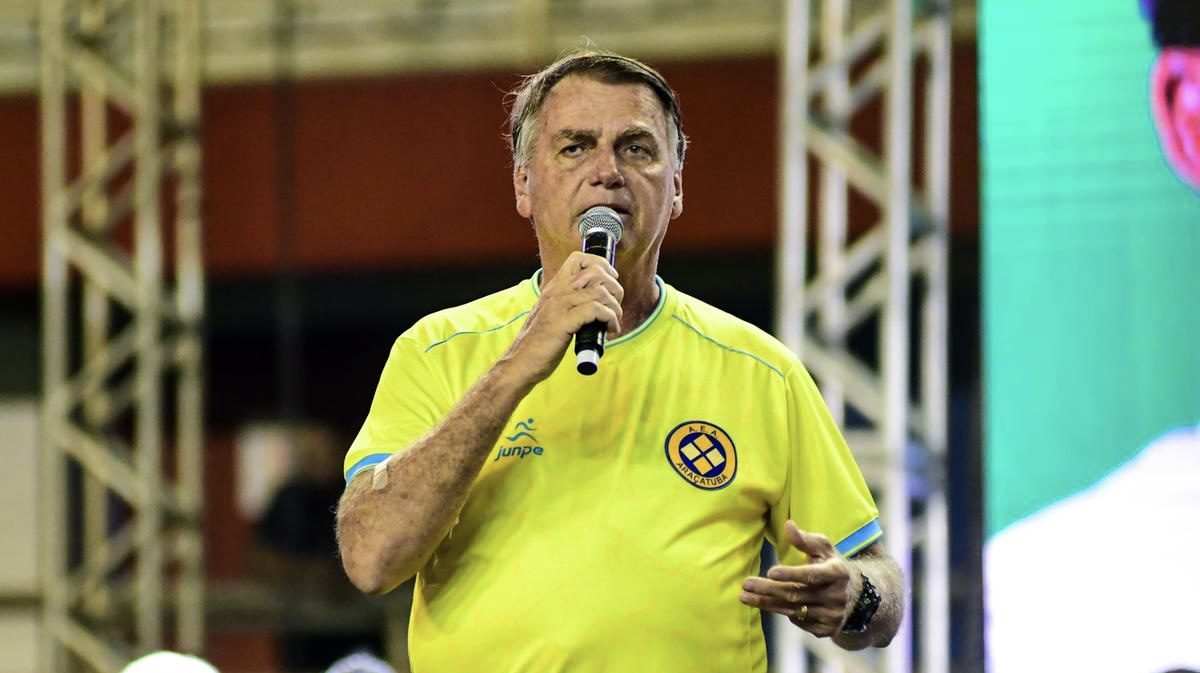 Urgente: Jair Bolsonaro volta a ser internado em hospital de Manaus