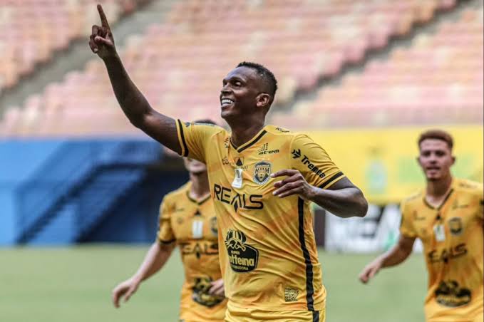 Jô, atacante do Amazonas FC, é preso antes de jogo do Brasileirão