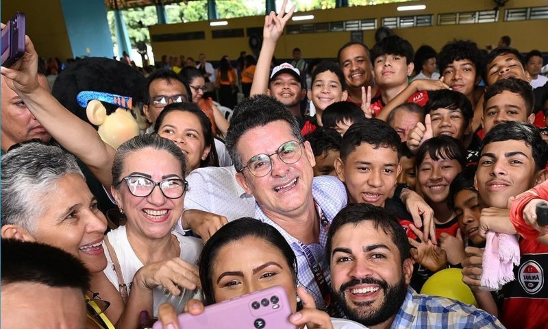 David Almeida lidera intenções de voto mesmo em pesquisa encomendada pela oposição