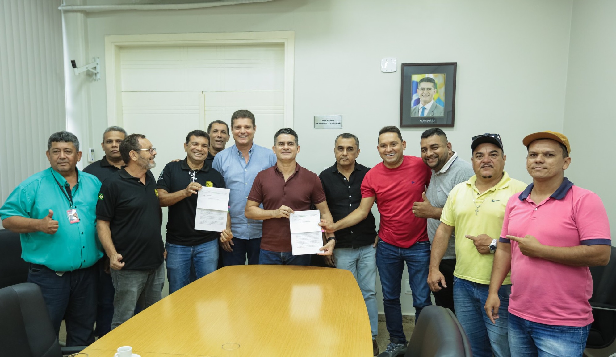 Prefeito envia à CMM propostas que regulamentam e ampliam a circulação de taxistas e mototaxistas em Manaus