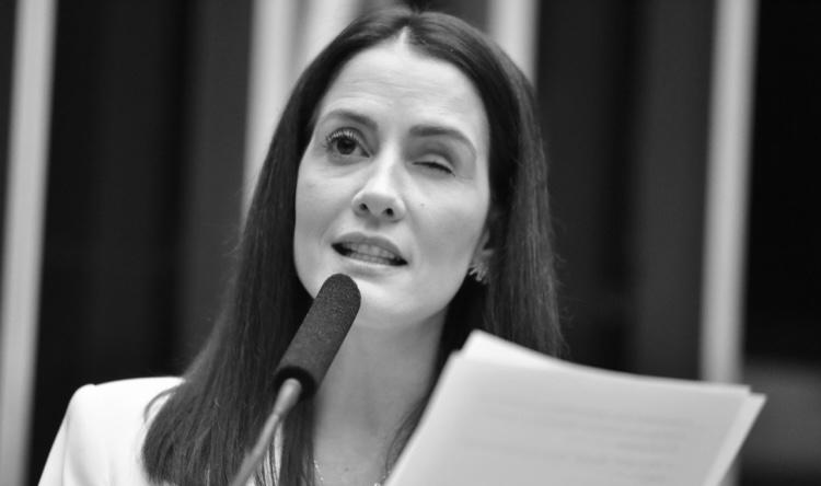 Nota de pesar: m0rre, aos 39 anos, deputada e vice do PL Mulher, Amália Barros