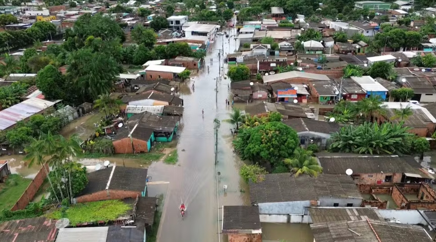 Temporal causa estragos em 15 bairros de Itacoatiara