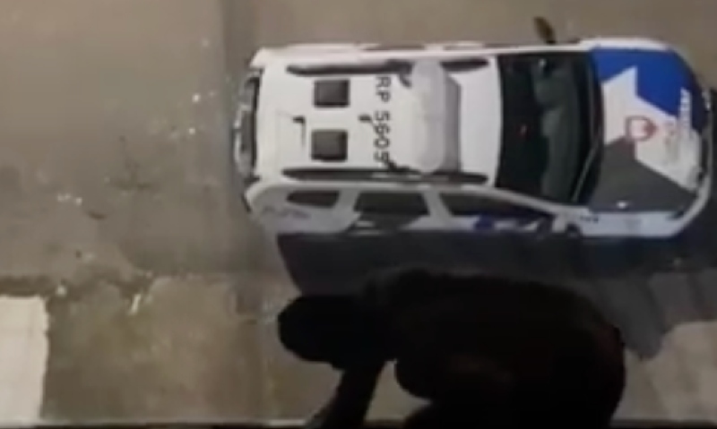 Quase foi parar no colo do capeta: aviãozinho do tráfico cai de prédio enquanto tentava fugir da PM; veja vídeo