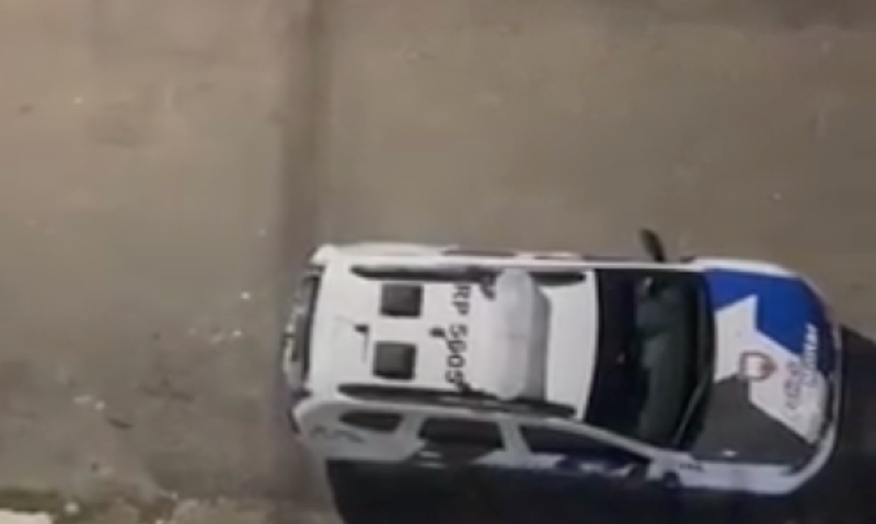 “Ele achou que era o Peter Pan”: jovem leva a pior ao tentar fugir da PM; veja vídeo