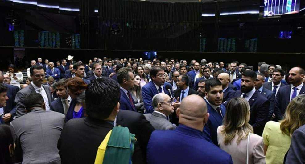 Urgente: ‘PL da Globo’ é retirado de pauta da Câmara dos Deputados; veja vídeos