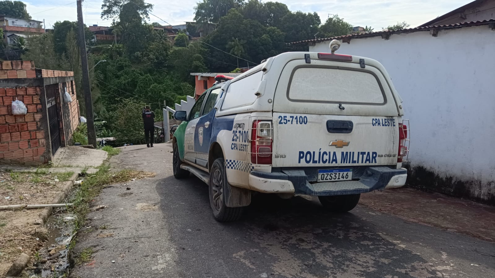 Urgente: c0rpo é encontrado em matagal no Jorge Teixeira; veja vídeos
