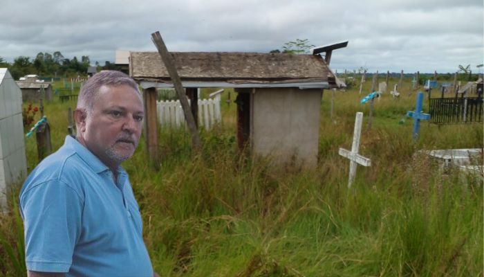 Desrespeito aos mortos: Renato Afonso deixa cemitério abandonado e tomado pela lama e mato em Pauini; veja vídeo