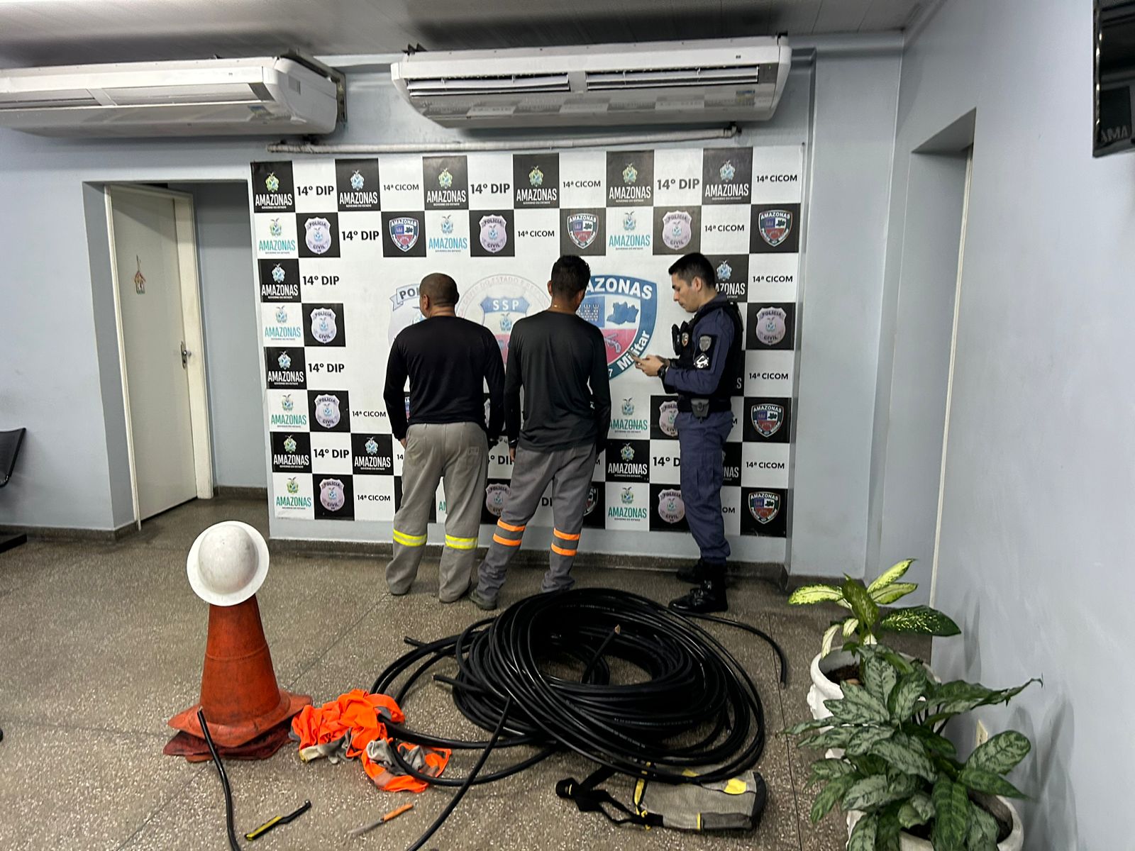 Dia de sorte: falsos trabalhadores são flagrados roubando no Distrito Industrial