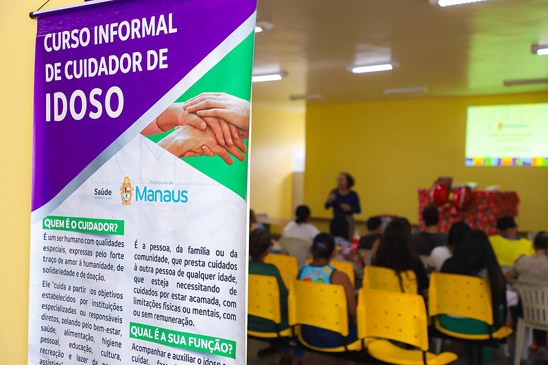 Prefeitura de Manaus promove série de cursos de cuidadores informais de idoso