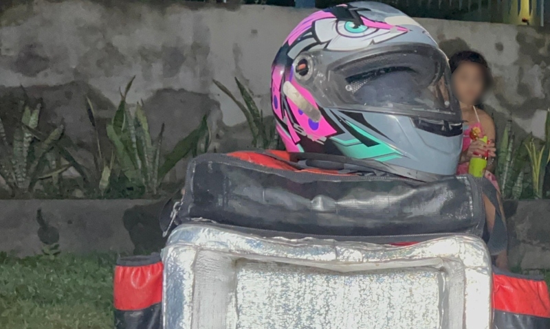 Mulher invade contramão e faz motoboy sofrer acidente no dia do próprio aniversário em Manaus; veja vídeo