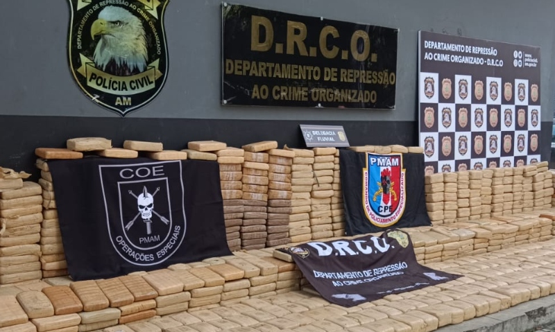 O corre vai miar: Polícia Civil apreende uma tonelada de maconha em Iranduba