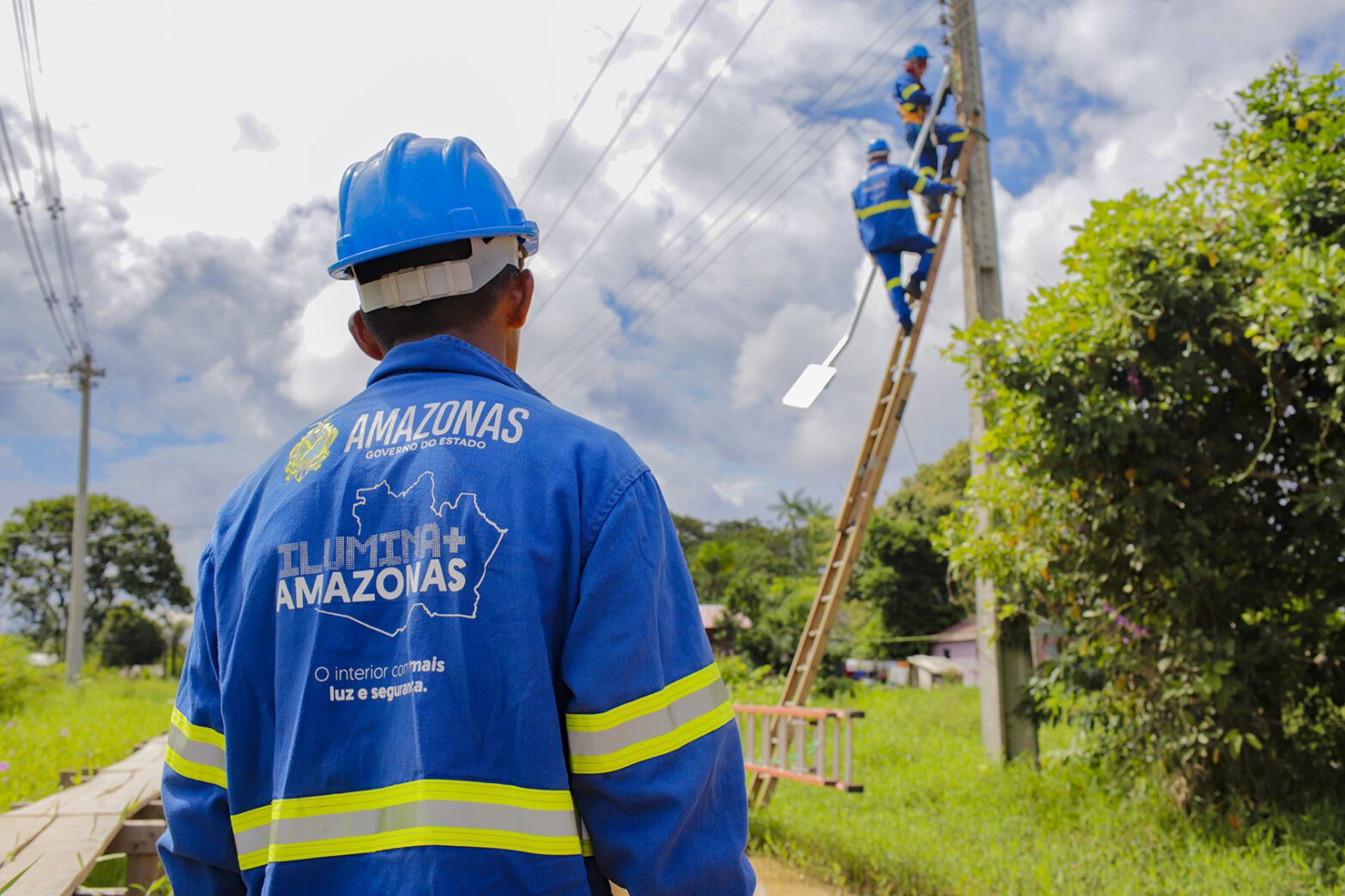 Ilumina+ Amazonas completa dois anos com transformação na iluminação pública e mais qualidade de vida no interior