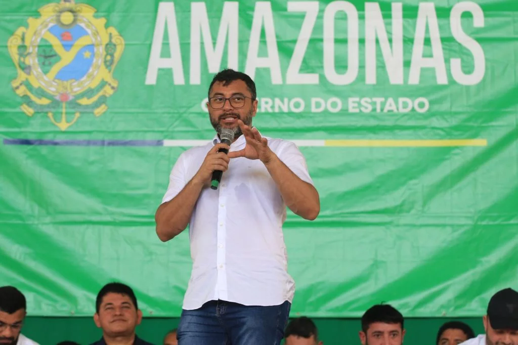 Wilson Lima inaugura orla revitalizada com academia ao ar livre em Maraã