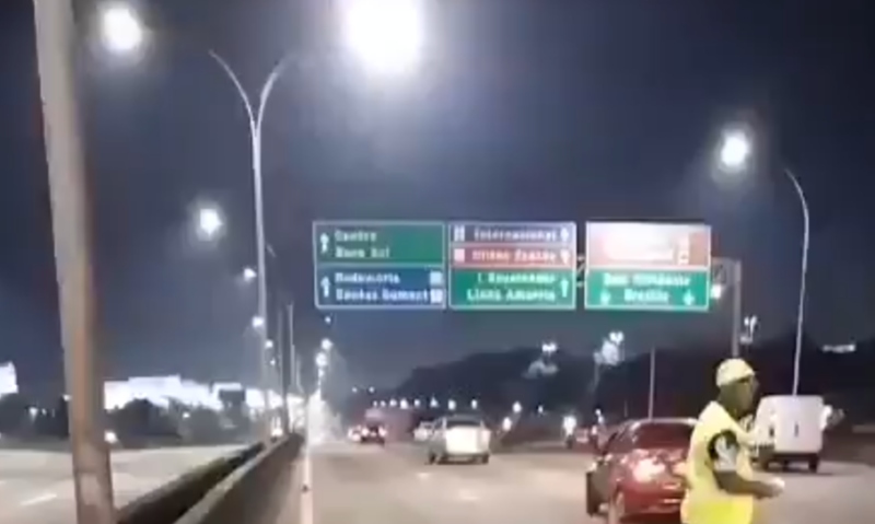 “O velório vai ter que ser de caixão fechado”: bandido leva a pior enquanto tentava roubar carga; veja vídeo