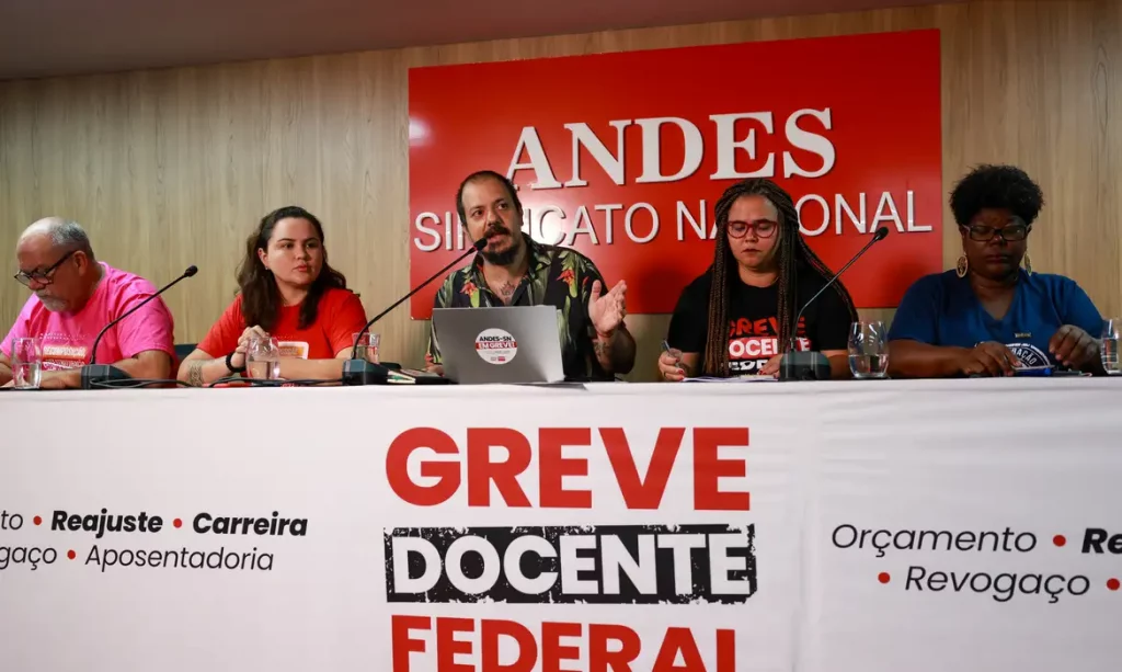Greve nas universidades: entenda impasse sobre reajuste e as propostas