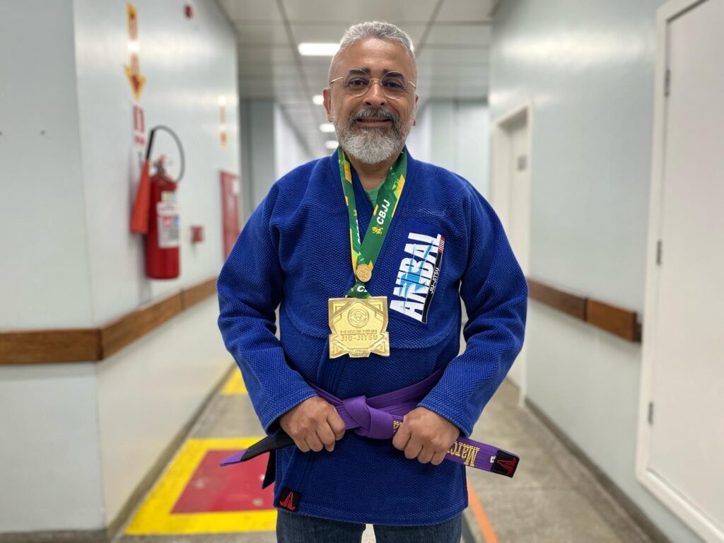 Paciente tratado pela FHAJ supera câncer e conquista Campeonato Brasileiro de Jiu-Jitsu em São Paulo