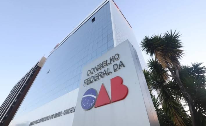 OAB quer que advogados tenham direito de andar armados no país
