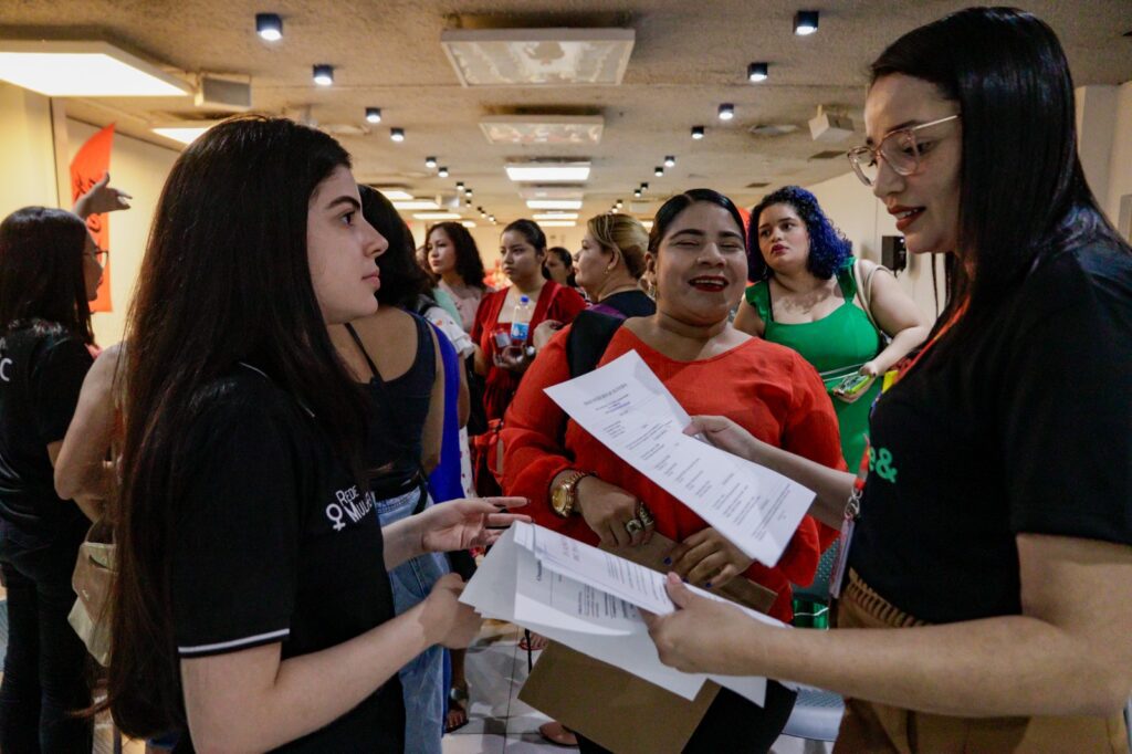 Parceria entre Governo do Amazonas e Coca-Cola oferta empregos a mulheres assistidas por políticas estaduais