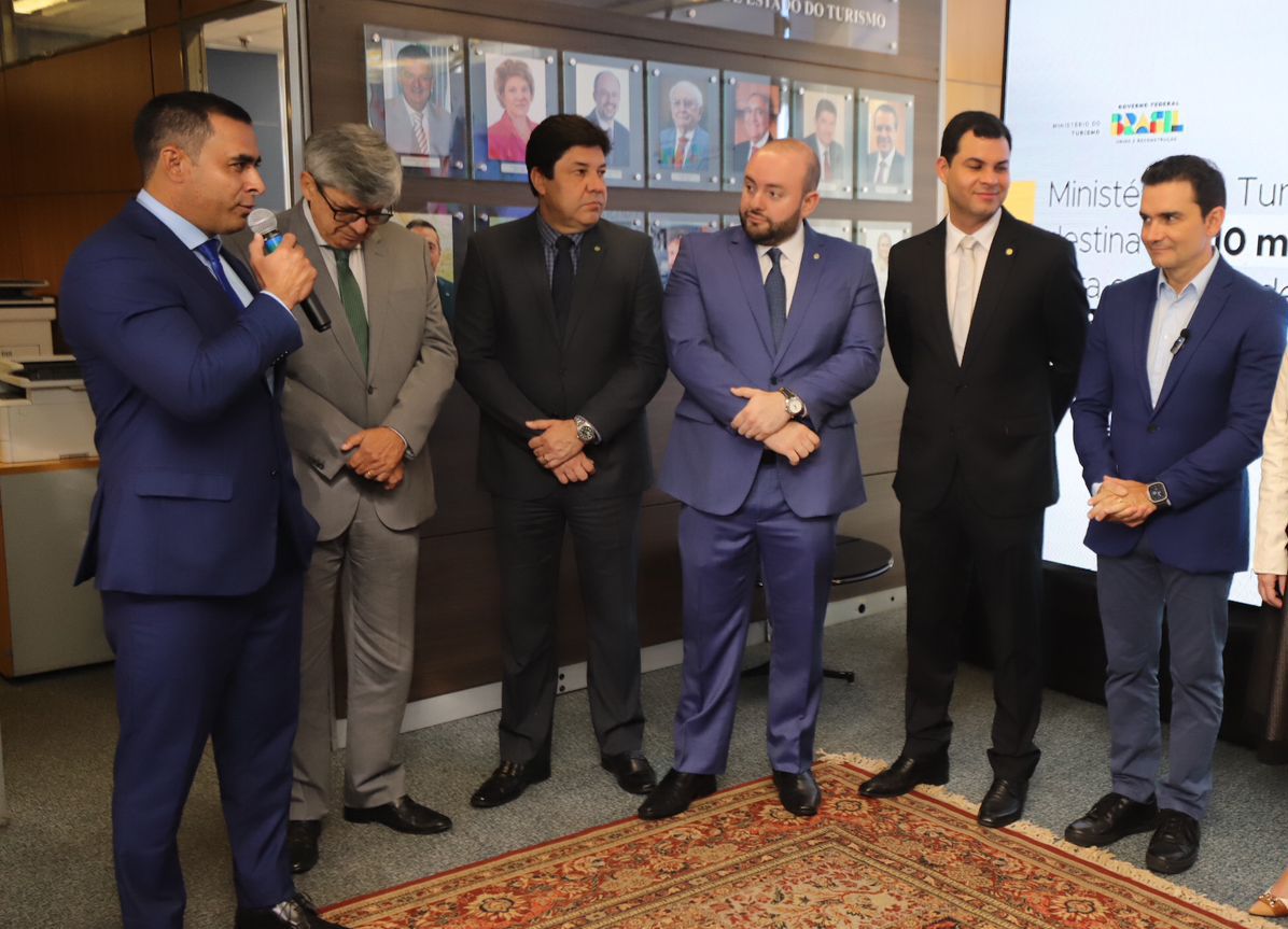 Secretário Fausto Santos Jr. se reúne com ministros do Turismo e Portos e Aeroportos